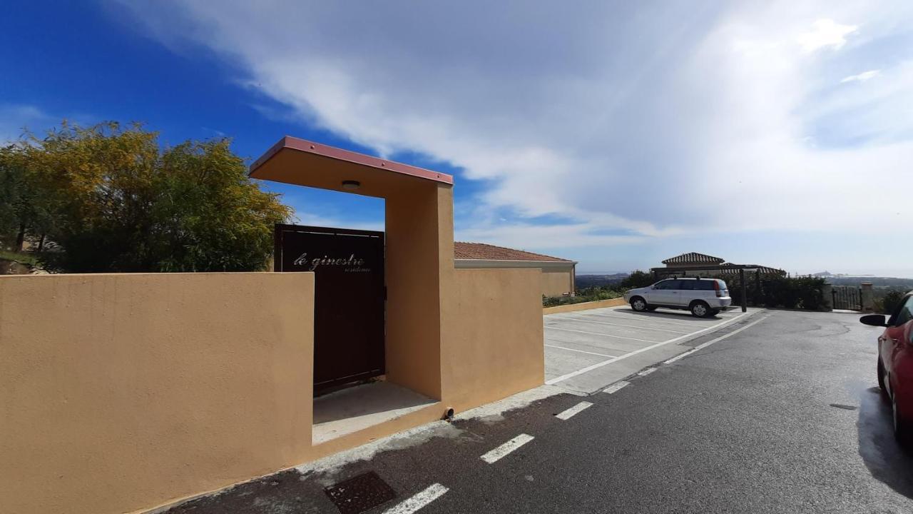 Golf & Sea Residence Is Molas プーラ エクステリア 写真